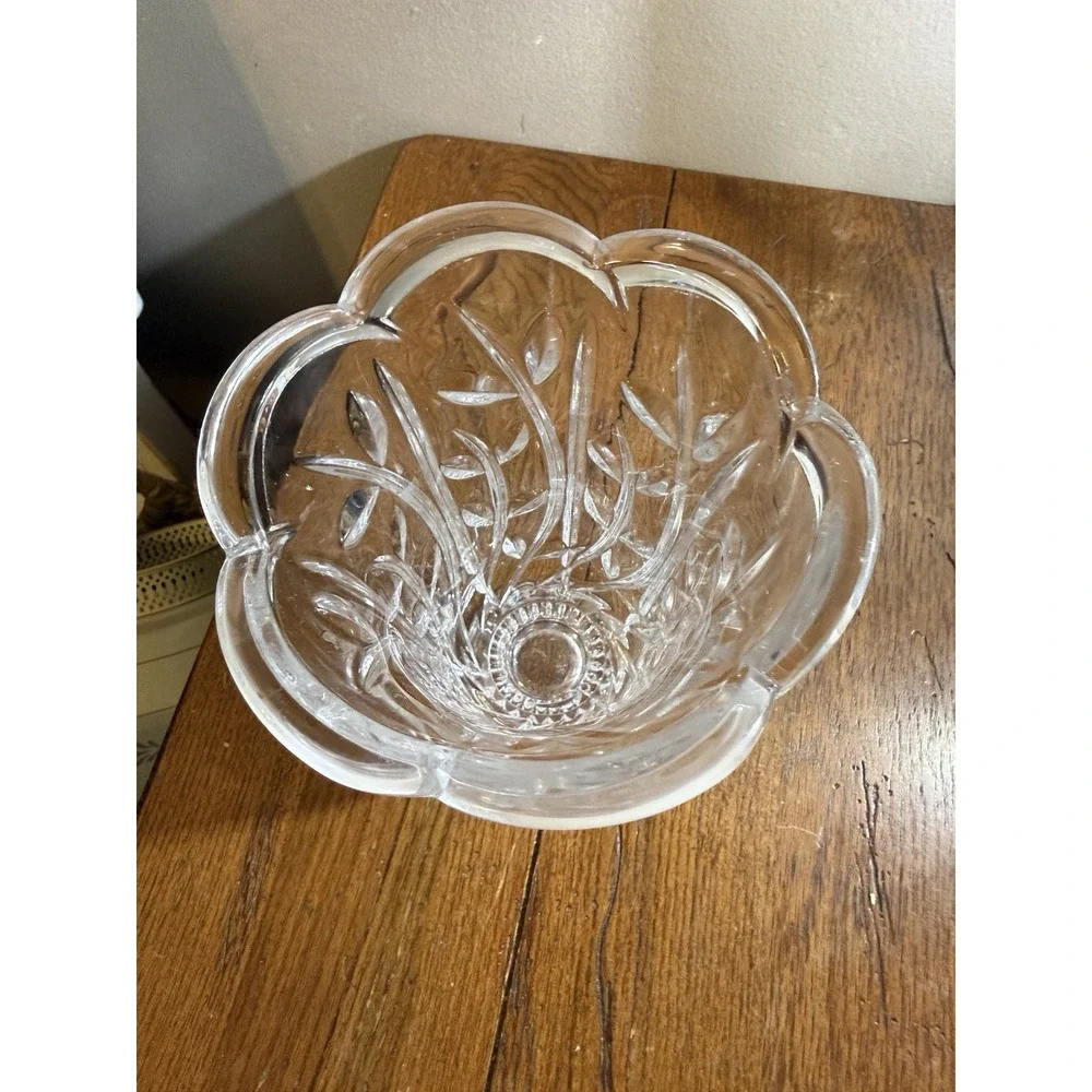 Vintage Oasis Crystal Vase With Pedestal Base